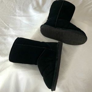 Bearpaw shearling black boots, size 5